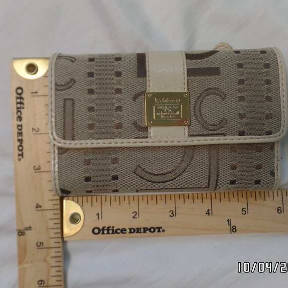 Liz Claiborne Trifold Wallet Camel New With Tag Heritage Mosaic - Picture 12 of 13